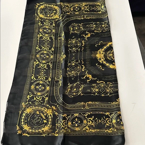 Chic Black and Gold Patterned Scarf - Picture 3 of 4